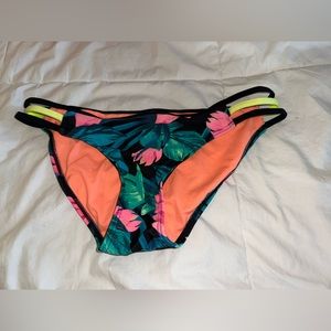 Size medium bikini bottoms